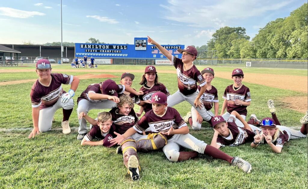 boys baseball team group picture